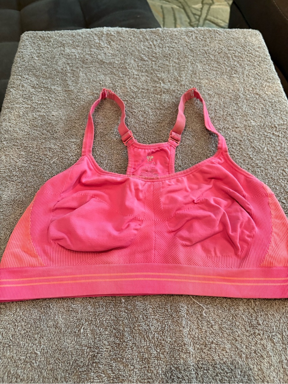 Women's Seamless Pink Racerback Sports Bra